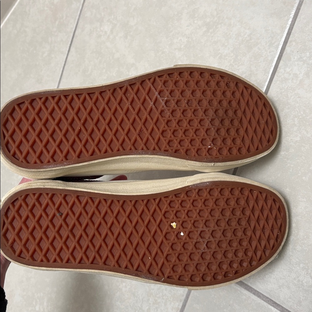 Vans - Picture 4 of 5
